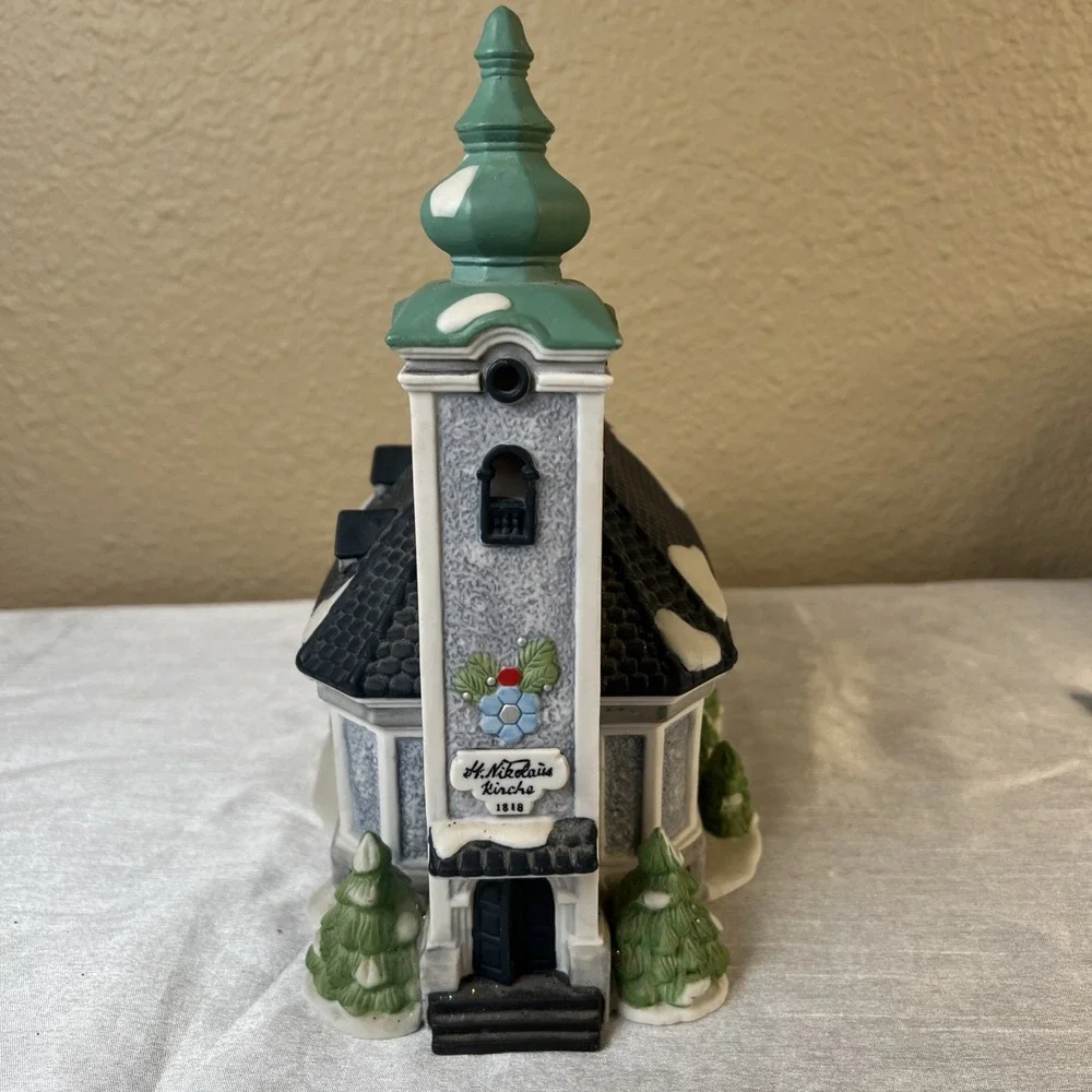 Vintage 2001 Dept 56 Heritage Village Collection St. Nicholas Kirche 56170 Cord